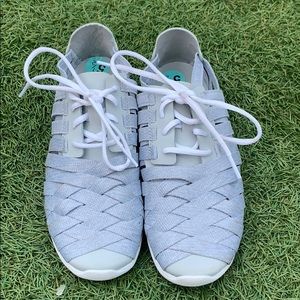 BNWT grey light weight Merrell shoes sz 5.5